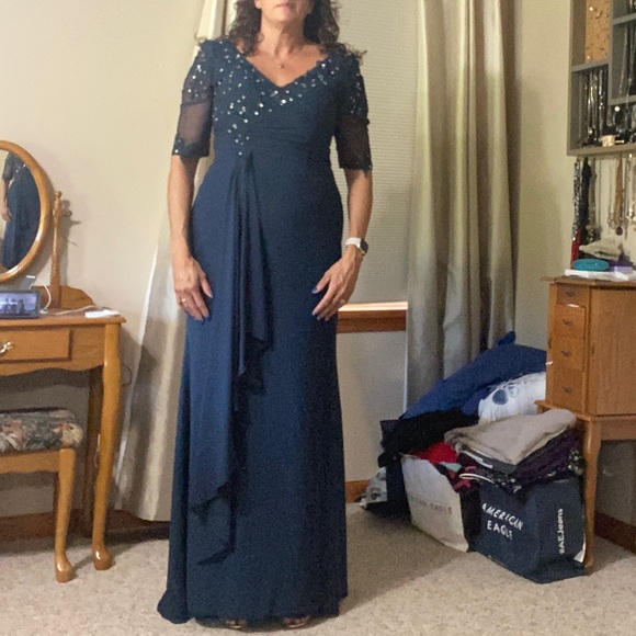 V-neck sheath chiffon evening dress sweep train Size 14 New with tags - Picture 7 of 8